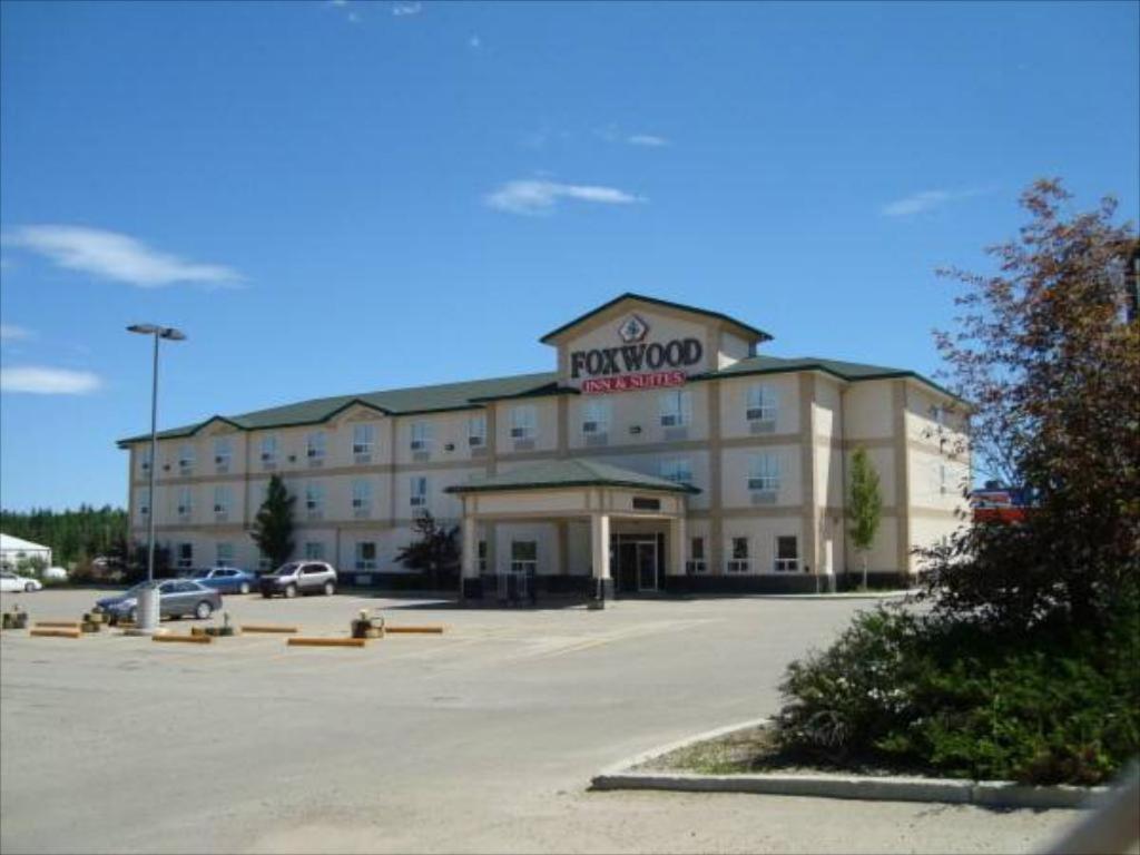 Foxwood Inn & Suites Drayton Valley Buitenkant foto